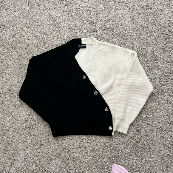 Kittenish Sweater - Picture 2 of 5